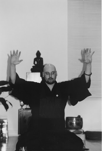Ven. Anzan Hoshin roshi presenting a class on Zen Arts at Zazen-ji, 1998, Photograph by the late Ven. Shikai Zuiko o-sensei 